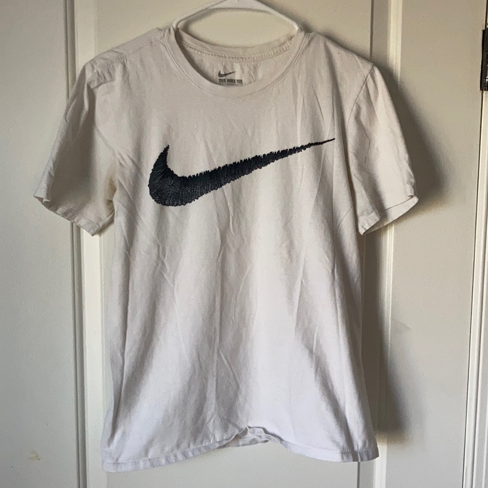 Nike Athletic Cut T-shirt SMALL